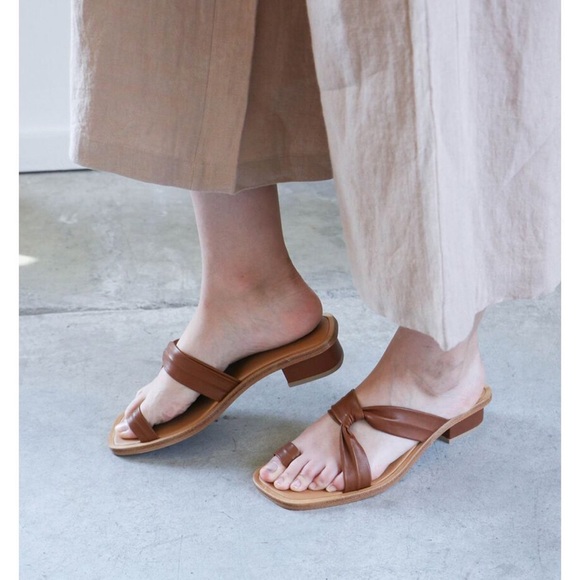 Loq Shoes - NWT Loq Pau